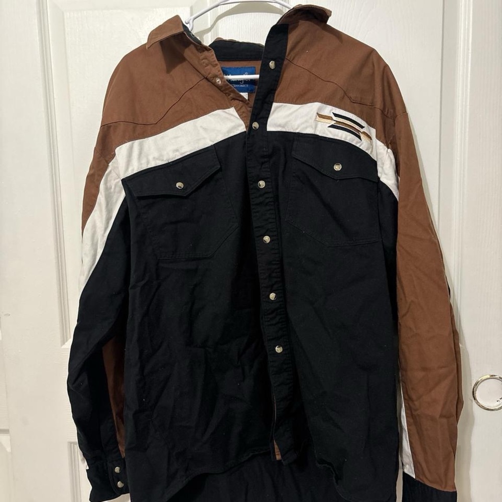 Men's Black and Brown Button Up